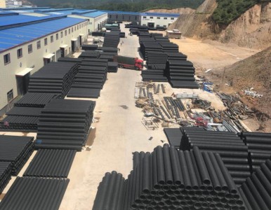 ���ϳ���HDPE�p�ڲ��y�ܹܵ����bʩ�����g