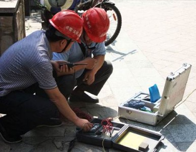 �C(j��)�����יz�y